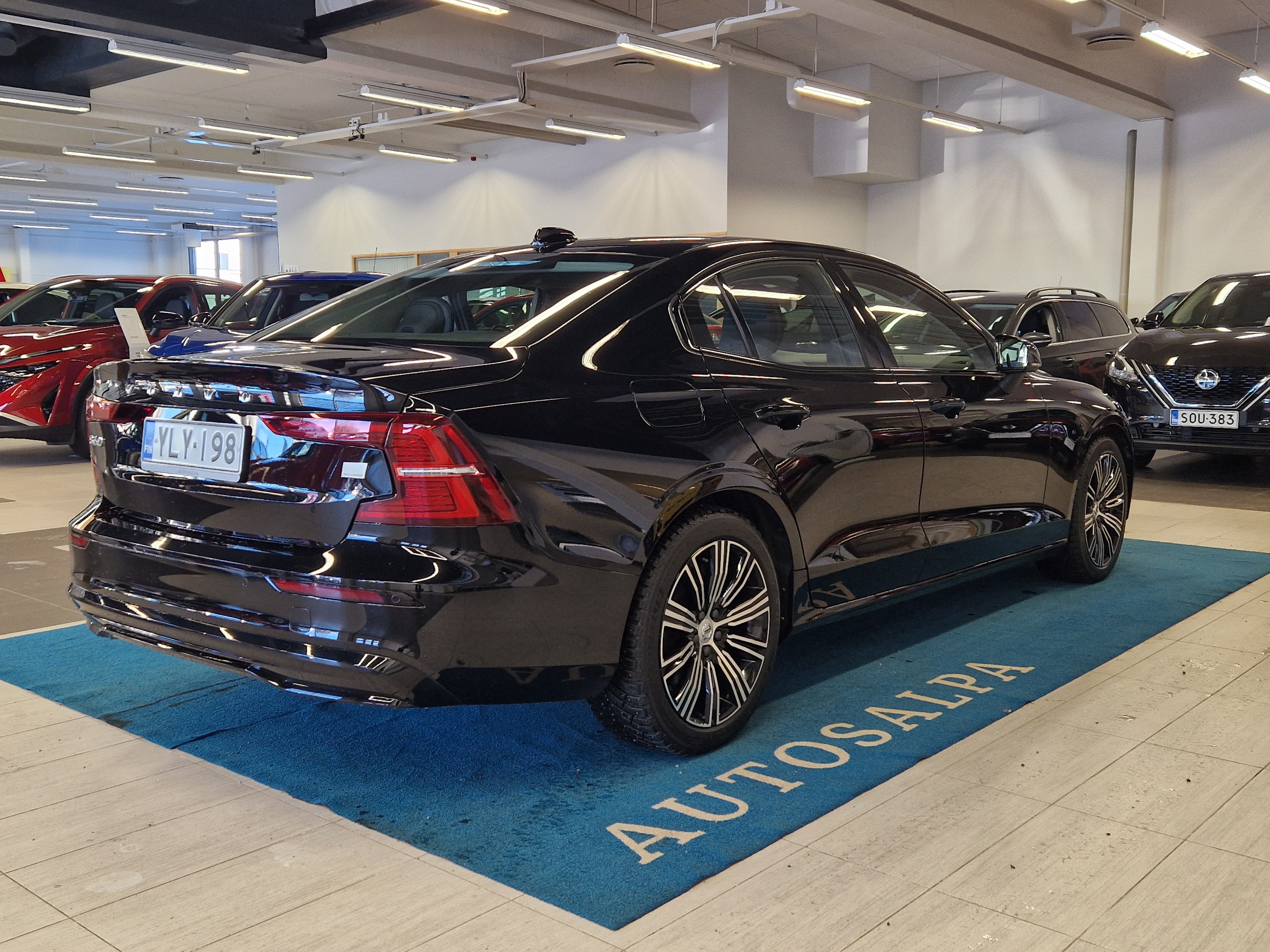 VOLVO S60 2023