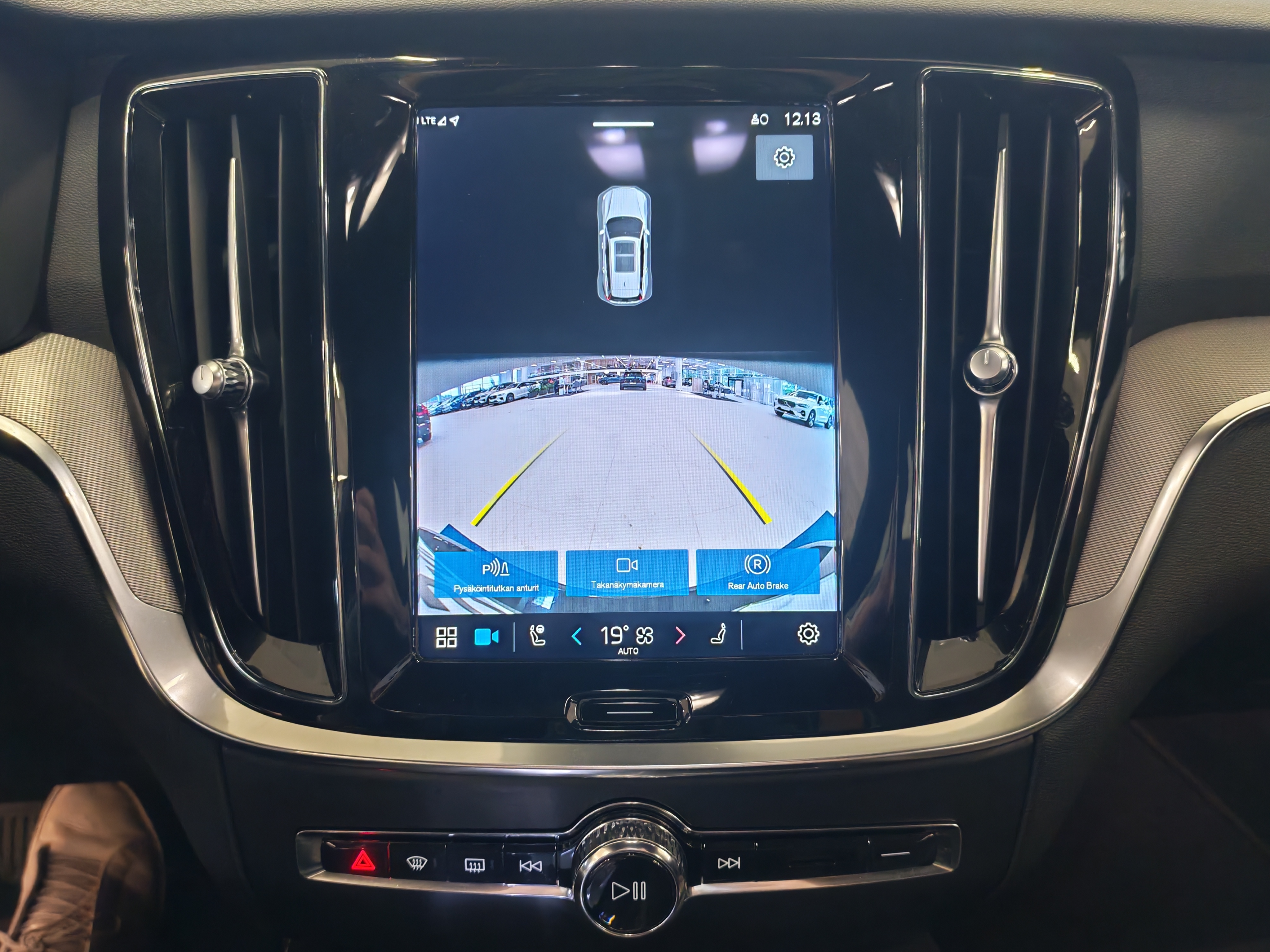 VOLVO V60 2023