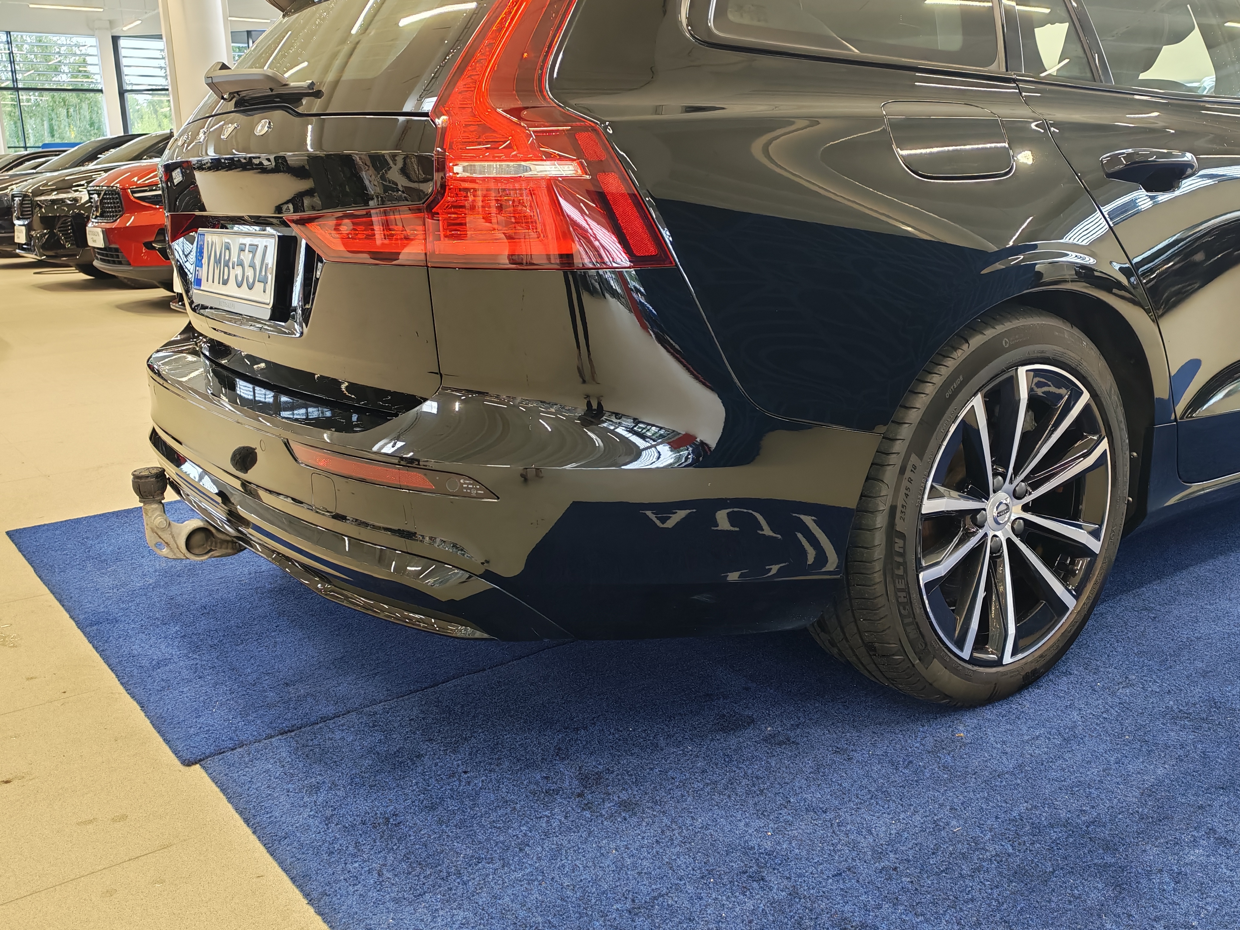 VOLVO V60 2023