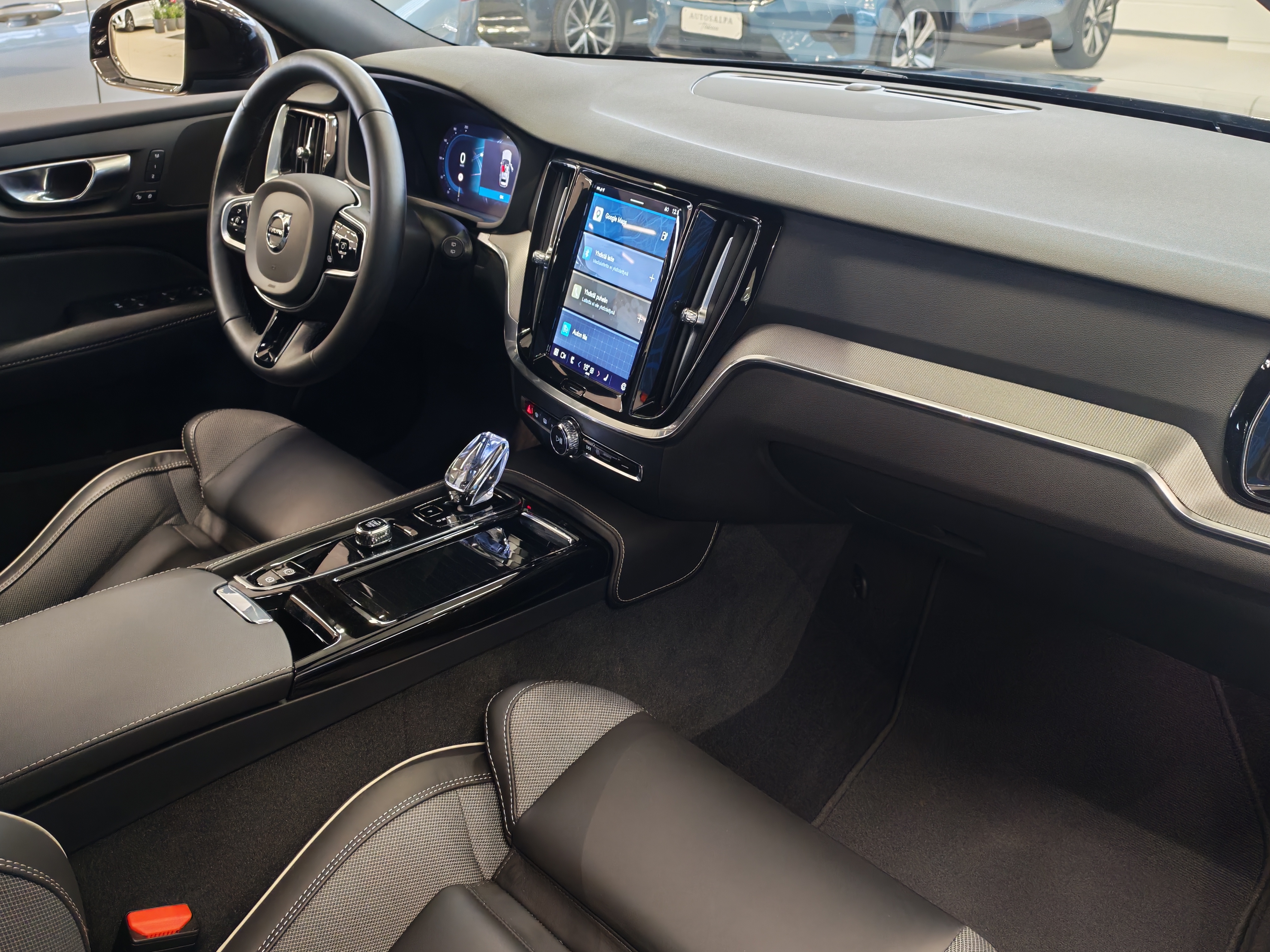 VOLVO V60 2023