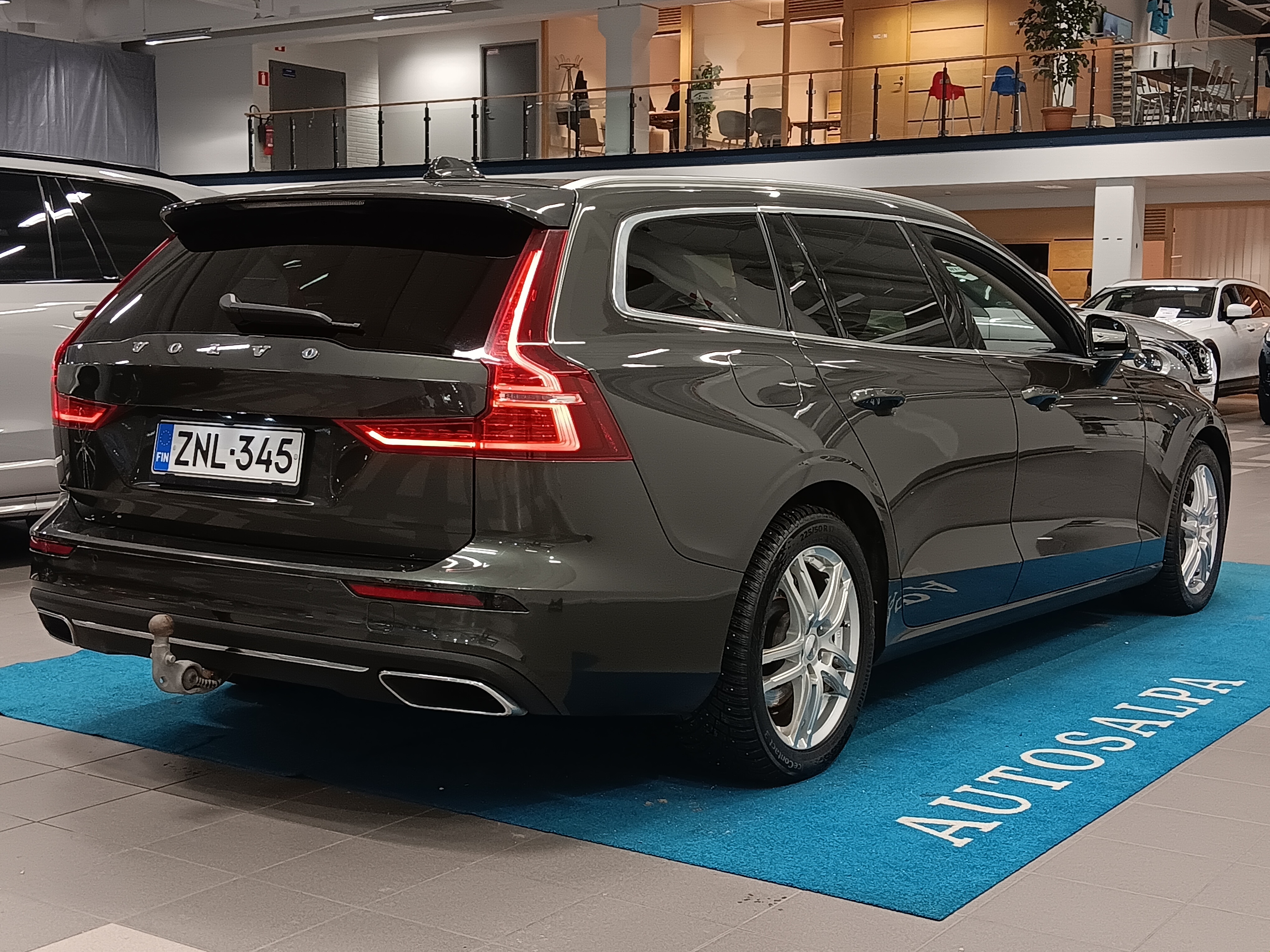 VOLVO V60 2020