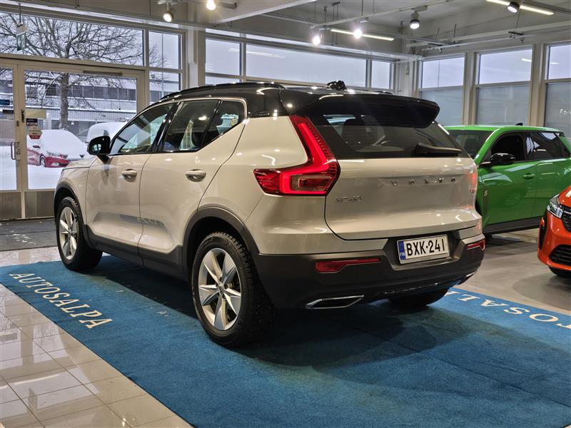 VOLVO XC40 2020