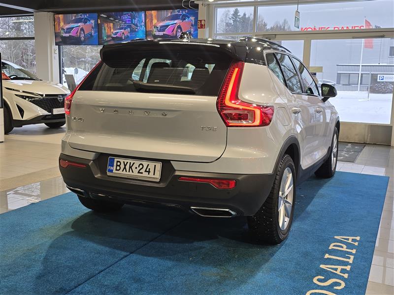 VOLVO XC40 2020