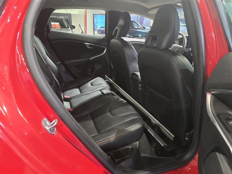 VOLVO V40 Cross Country 2016