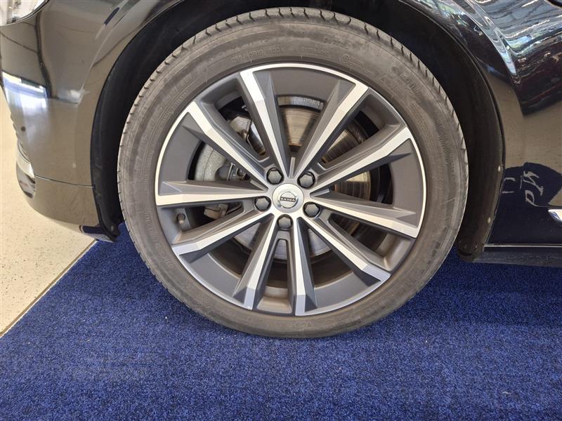 VOLVO V90 2022