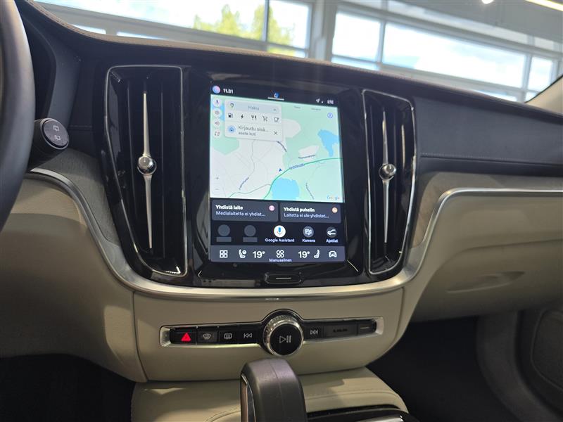 VOLVO V60 2024