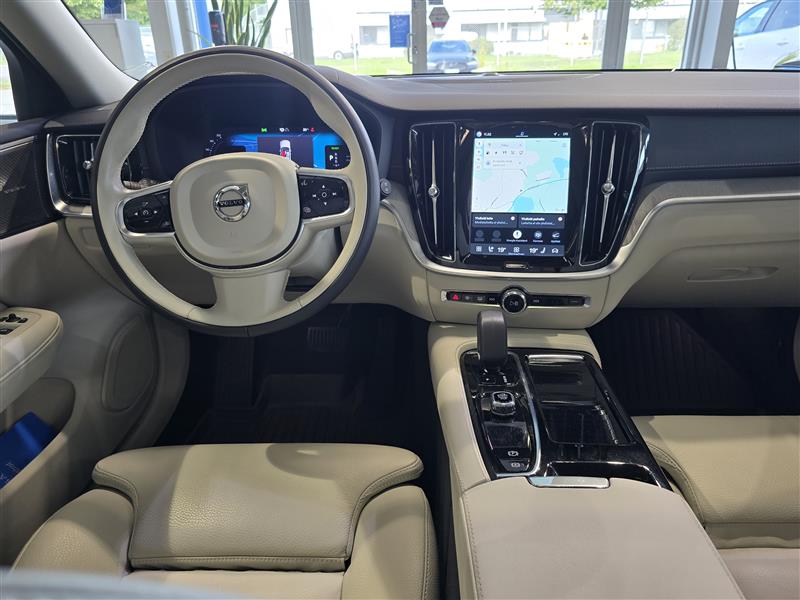 VOLVO V60 2024