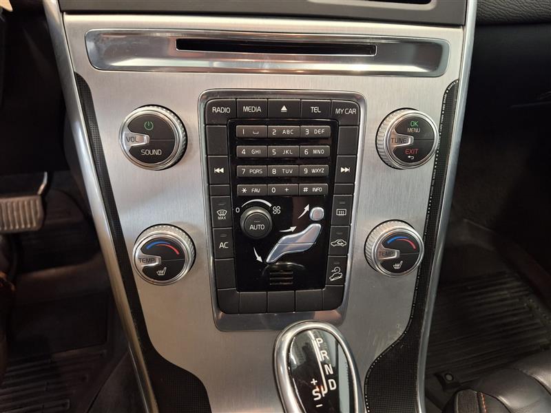 VOLVO XC60 2015