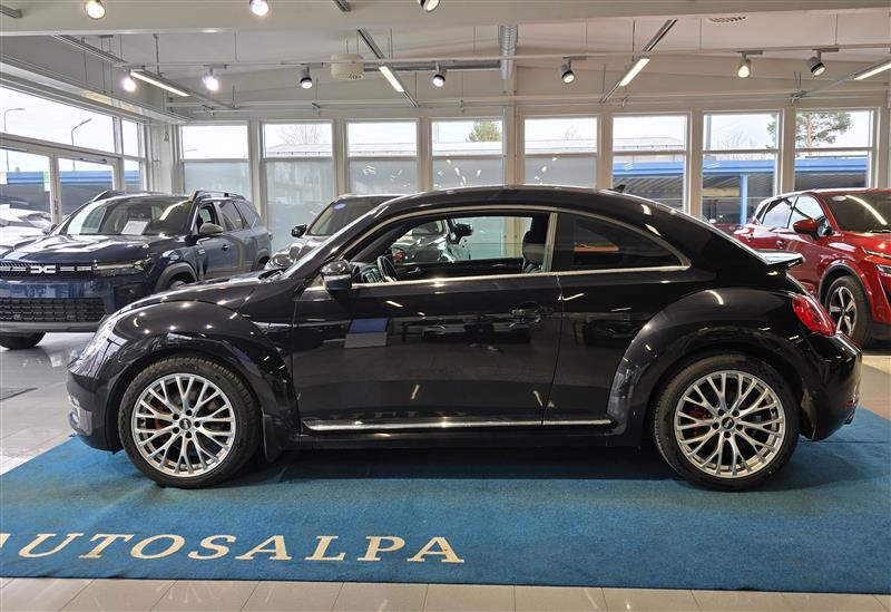 VOLKSWAGEN Beetle 2012