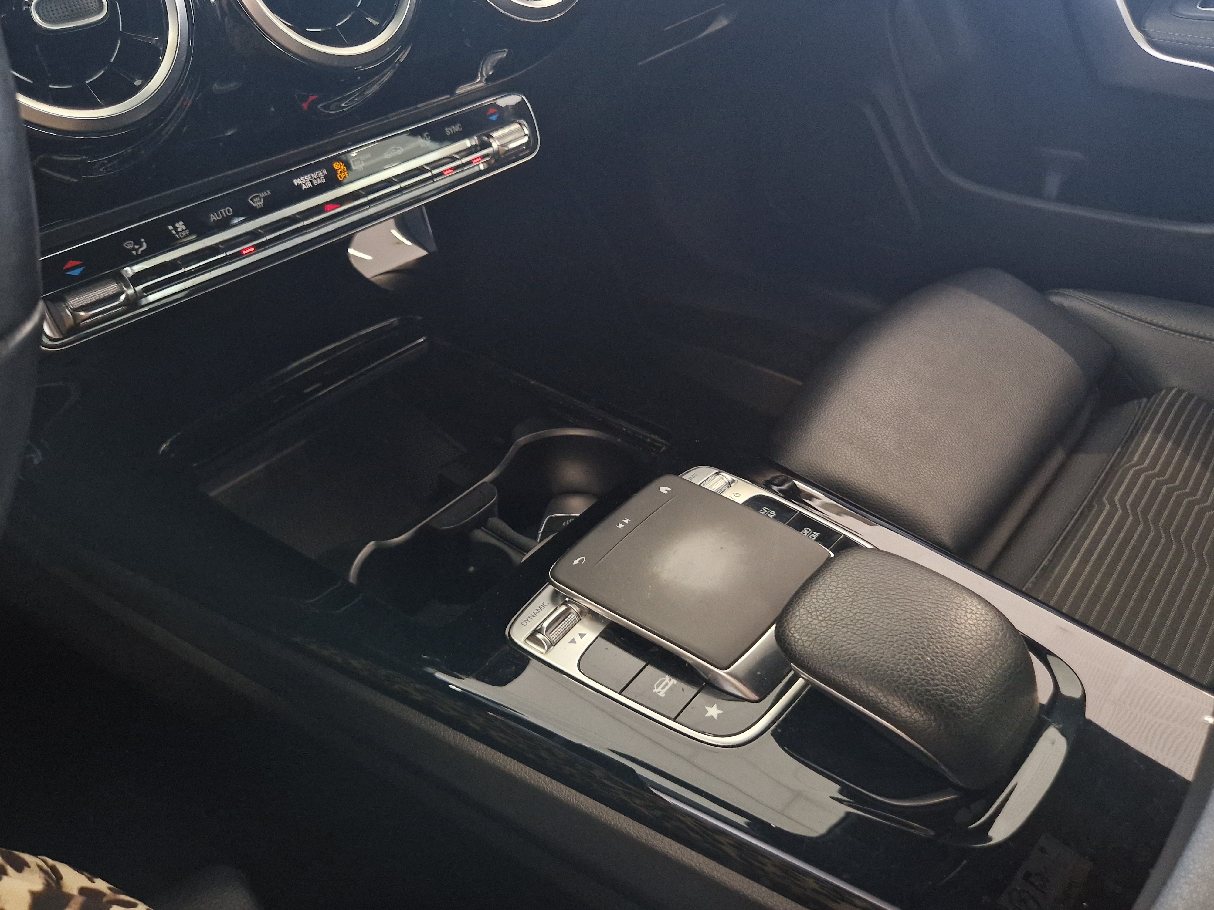 MERCEDES-BENZ CLA 2019