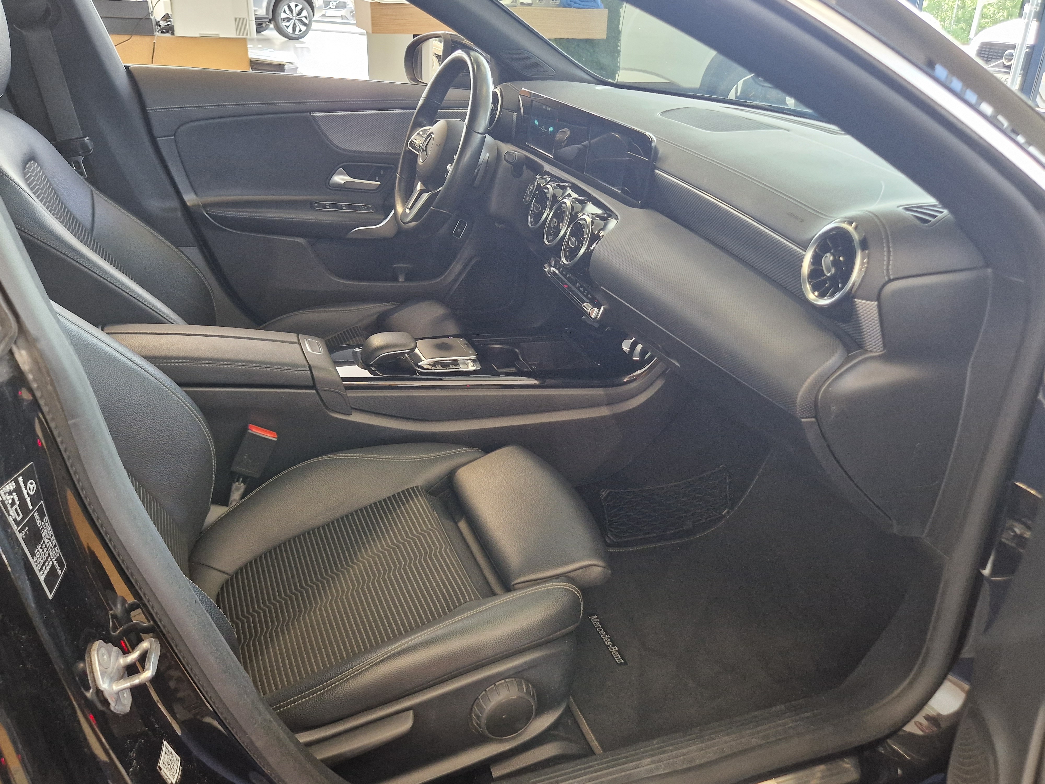 MERCEDES-BENZ CLA 2019