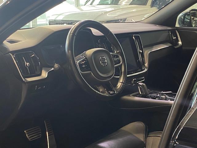 VOLVO V60 2020