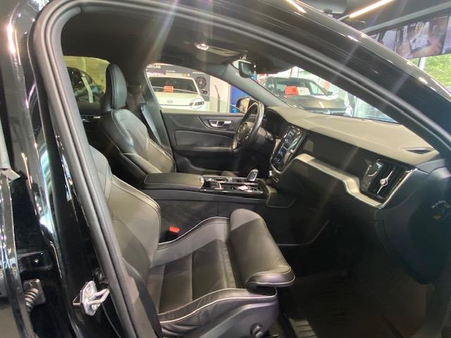 VOLVO V60 2020