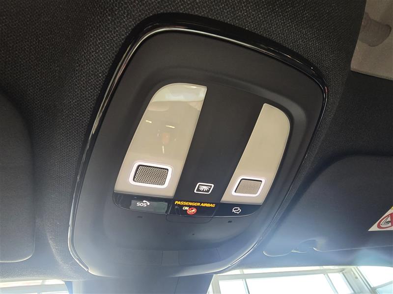 VOLVO C40 2024