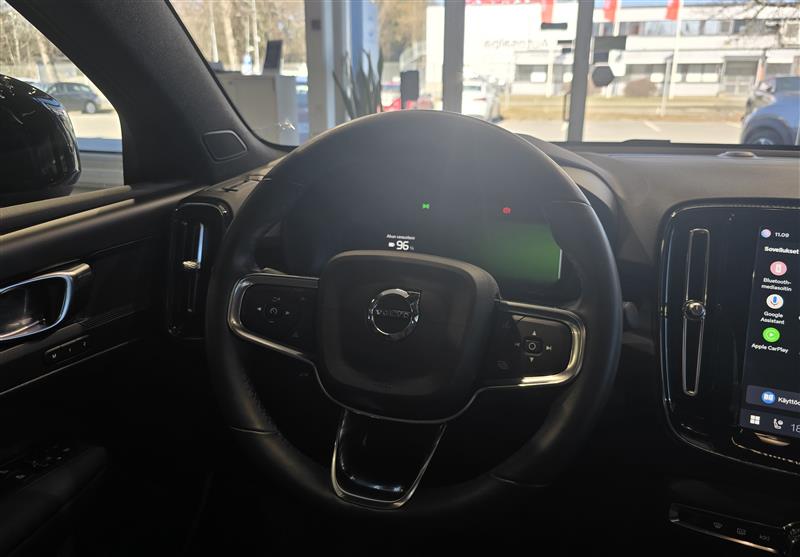 VOLVO C40 2024