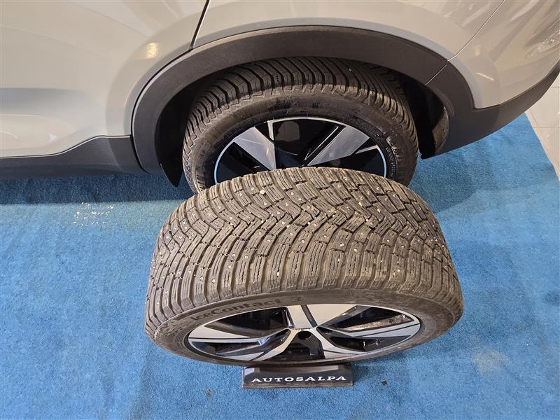 VOLVO C40 2024