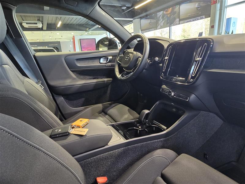 VOLVO C40 2024