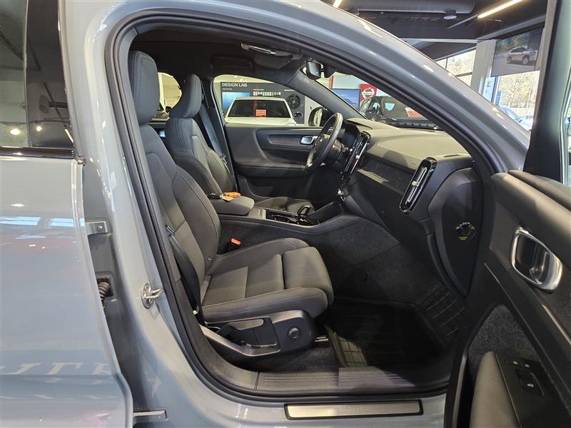 VOLVO C40 2024