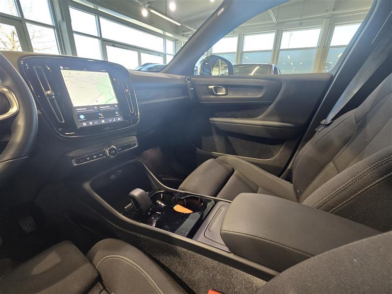 VOLVO C40 2024