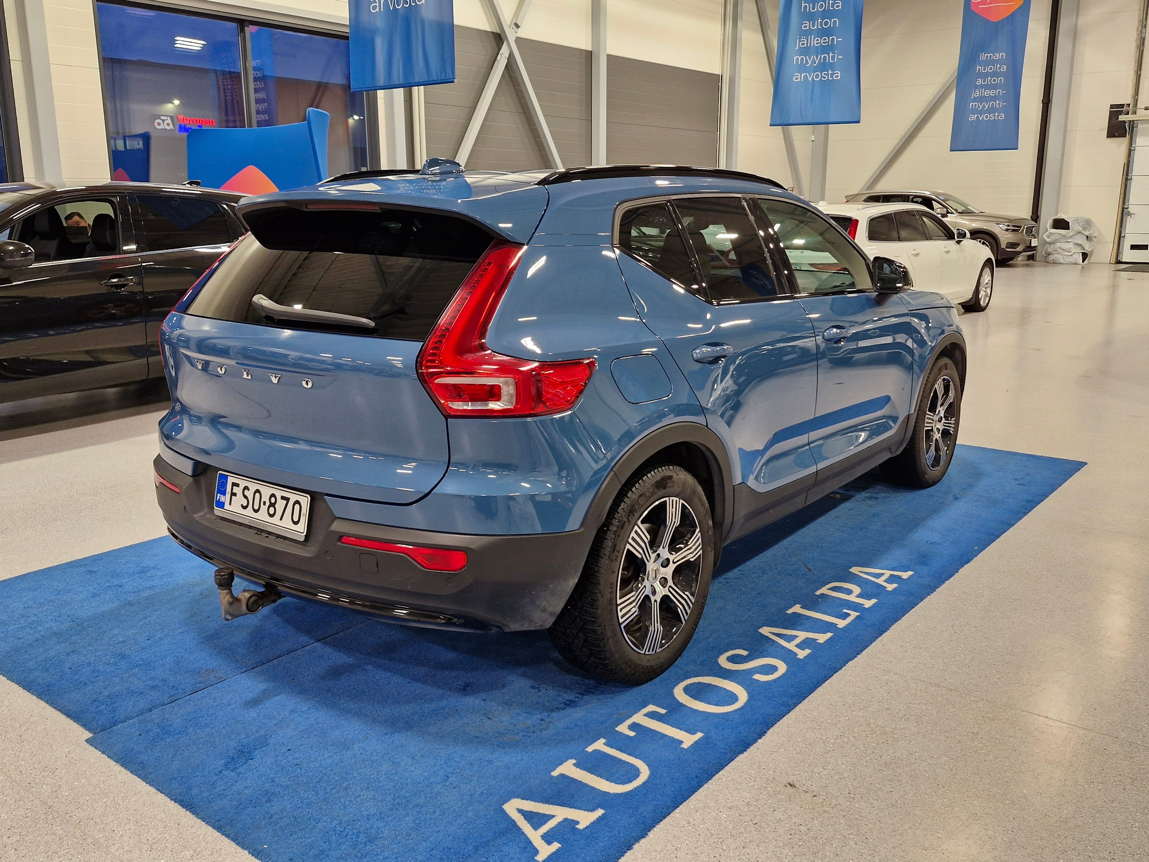 VOLVO XC40 2023