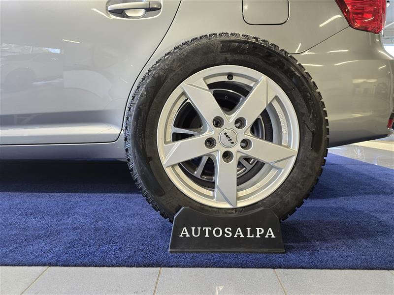 TOYOTA Avensis 2014