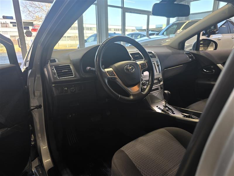 TOYOTA Avensis 2014