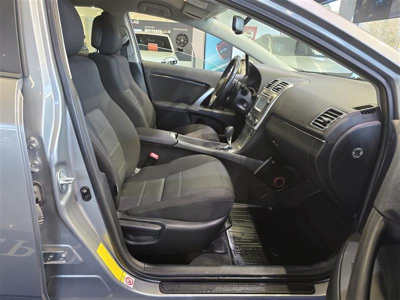 TOYOTA Avensis 2014