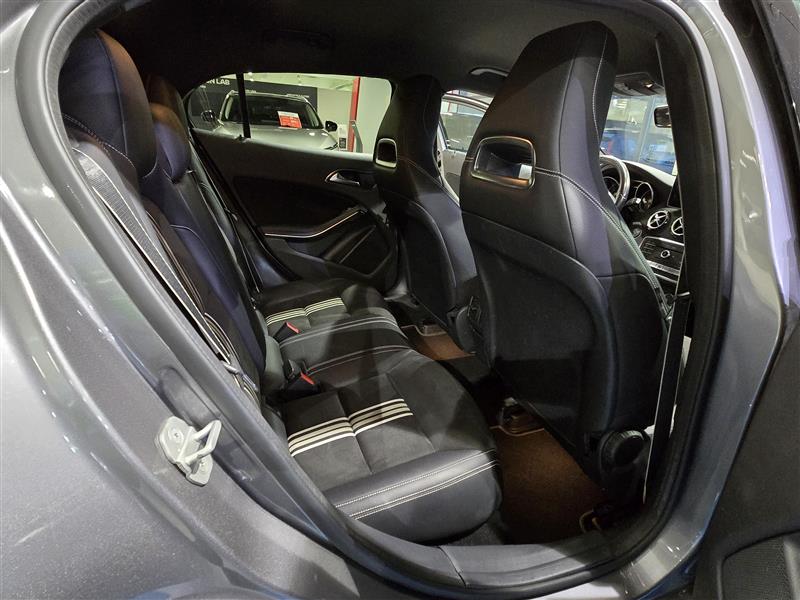 MERCEDES-BENZ GLA 2017