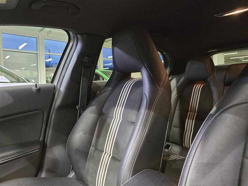 MERCEDES-BENZ GLA 2017