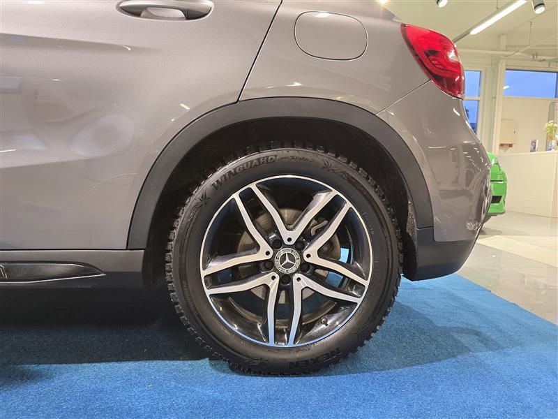 MERCEDES-BENZ GLA 2017