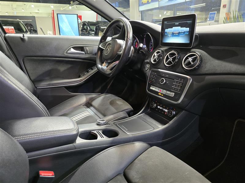 MERCEDES-BENZ GLA 2017