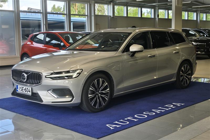 VOLVO V60 2025
