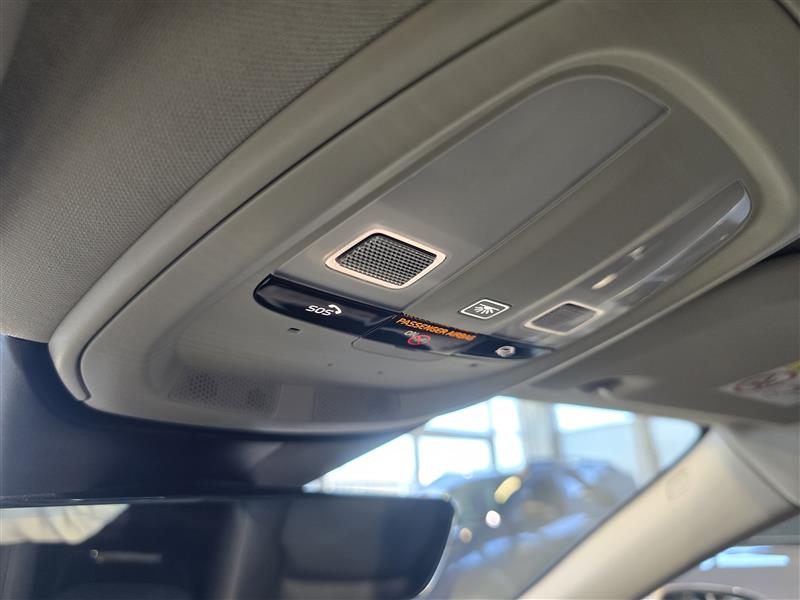 VOLVO V60 2025