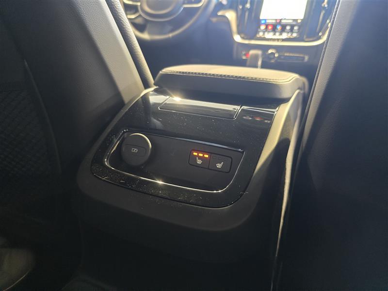 VOLVO V60 2025