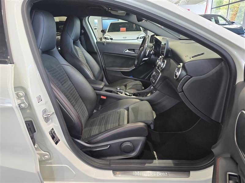 MERCEDES-BENZ A 2016