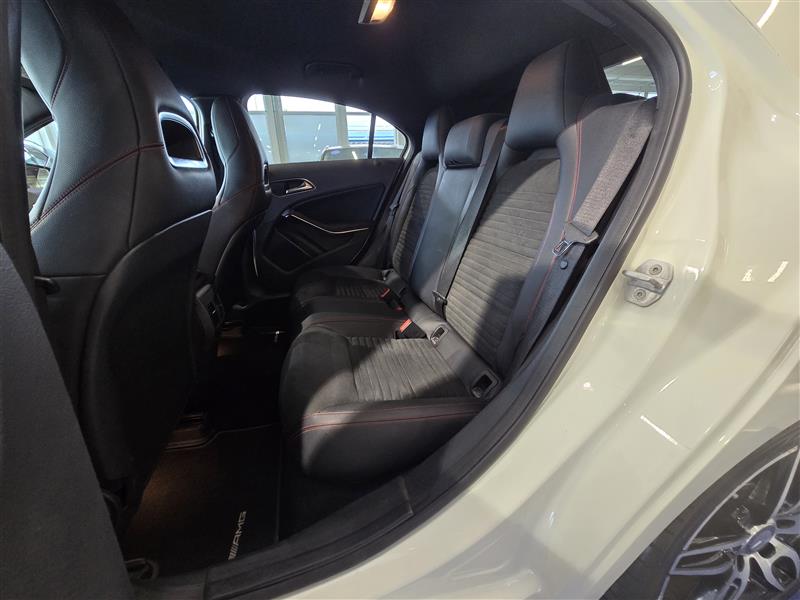 MERCEDES-BENZ A 2016