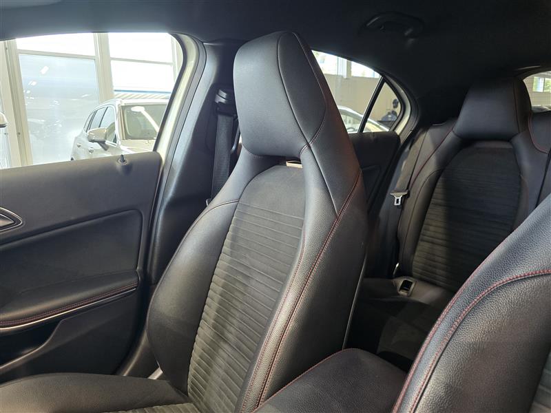 MERCEDES-BENZ A 2016