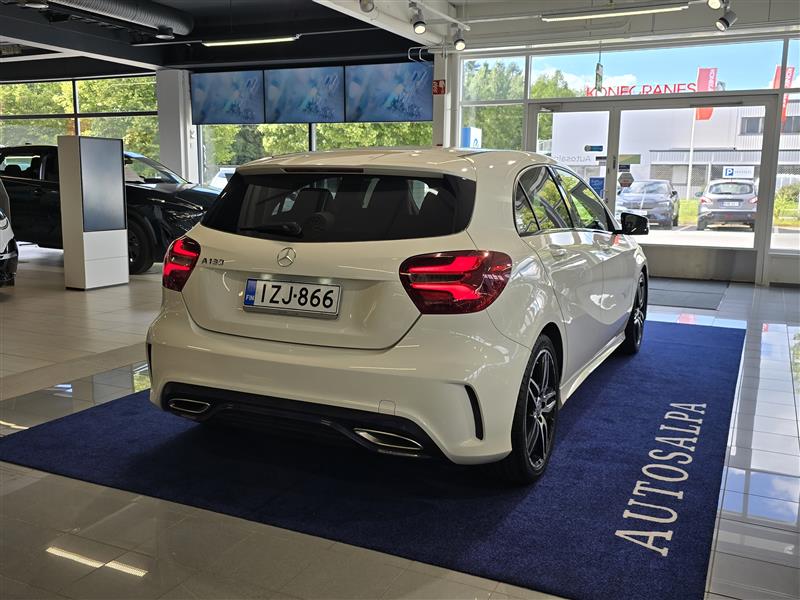 MERCEDES-BENZ A 2016