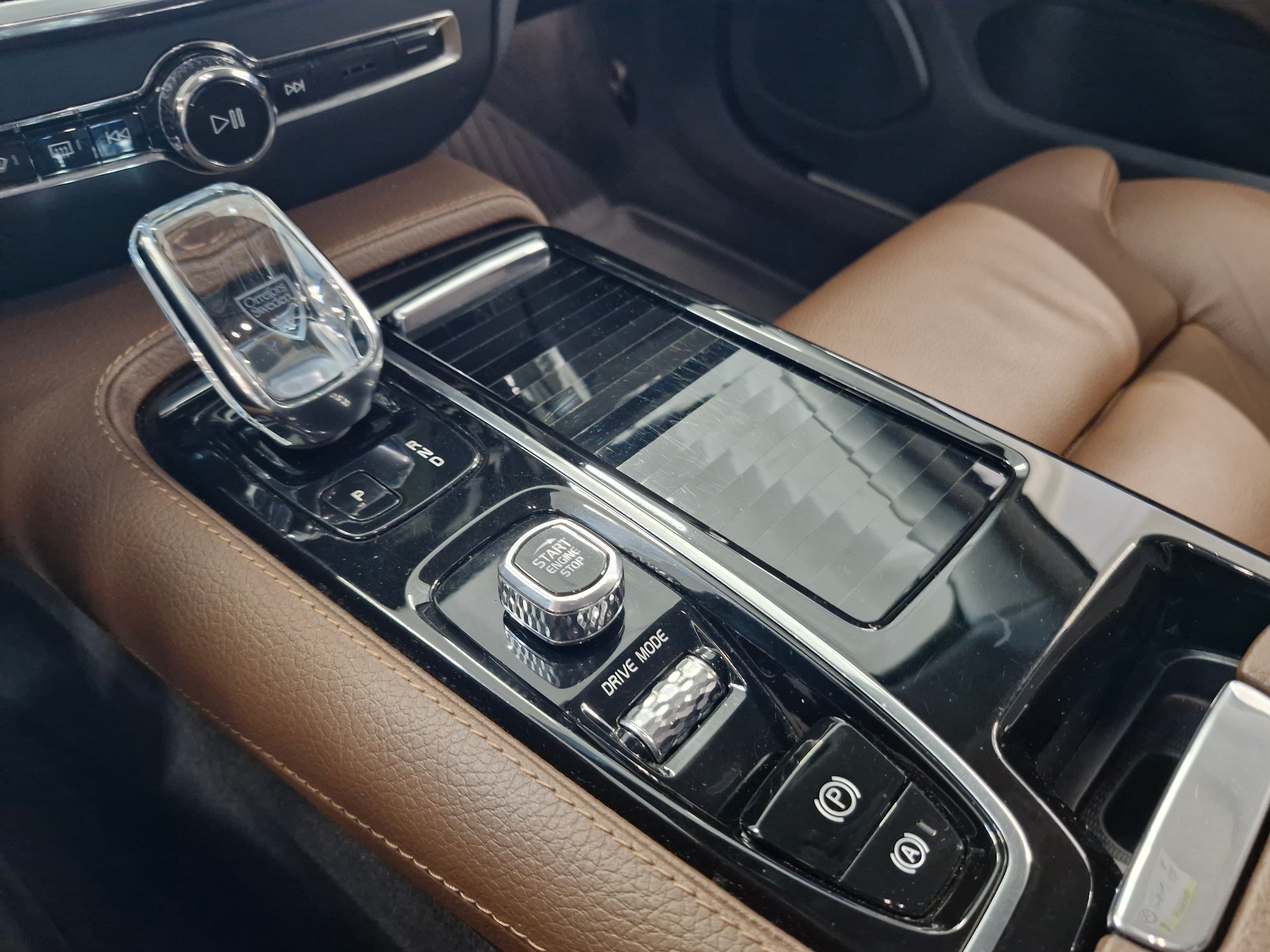 VOLVO V60 2020
