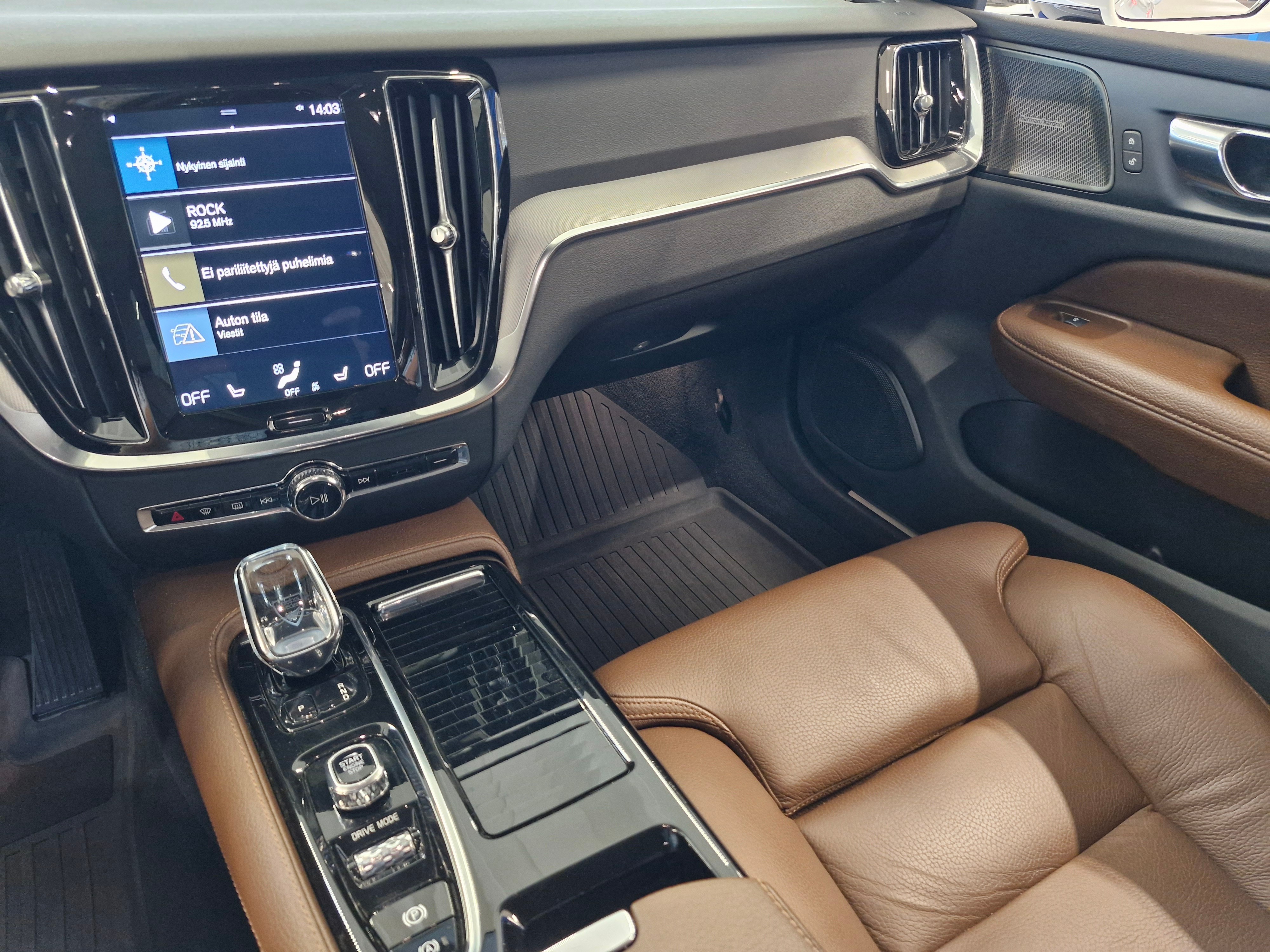 VOLVO V60 2020