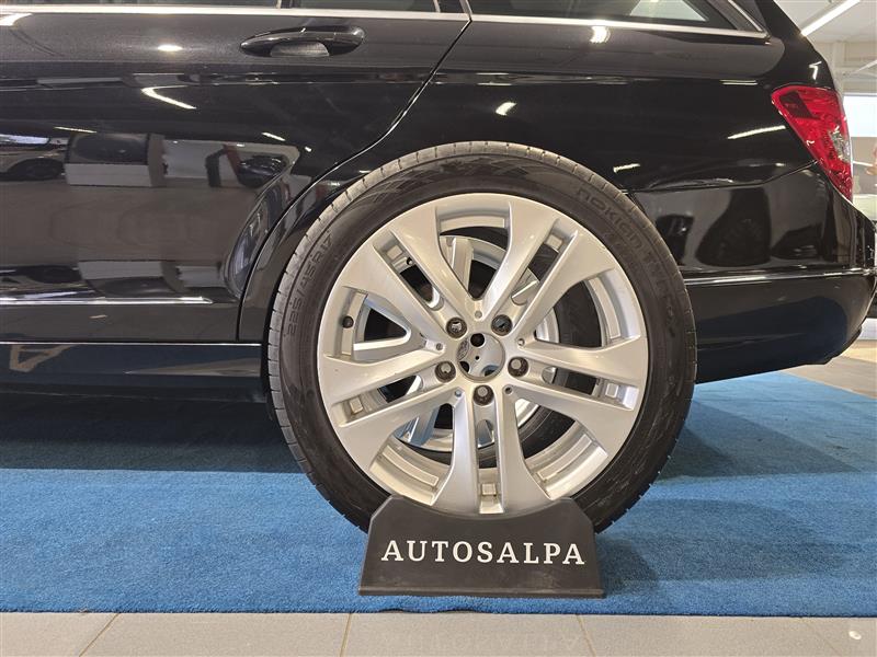 MERCEDES-BENZ C 2011