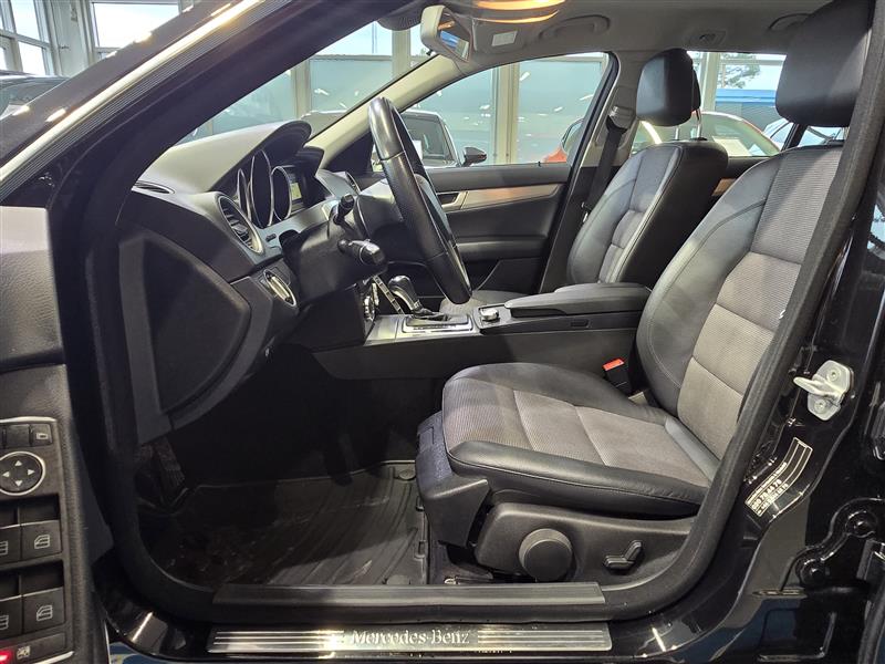 MERCEDES-BENZ C 2011