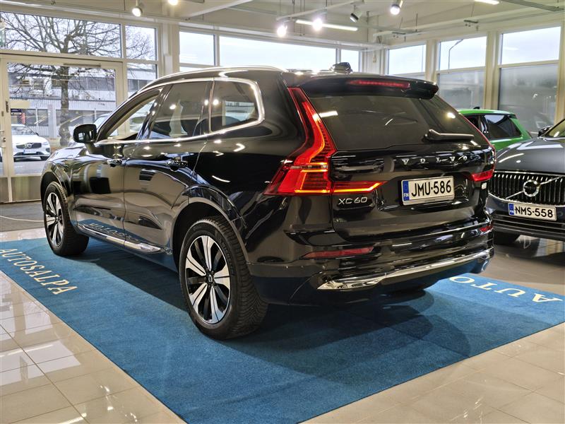 VOLVO XC60 2023