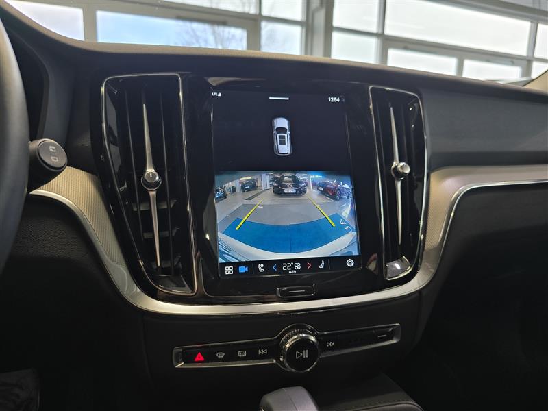 VOLVO V60 2023
