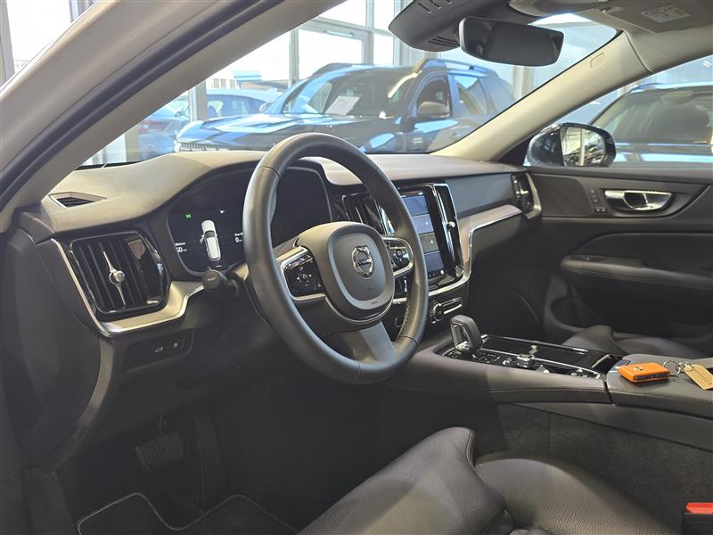 VOLVO V60 2023