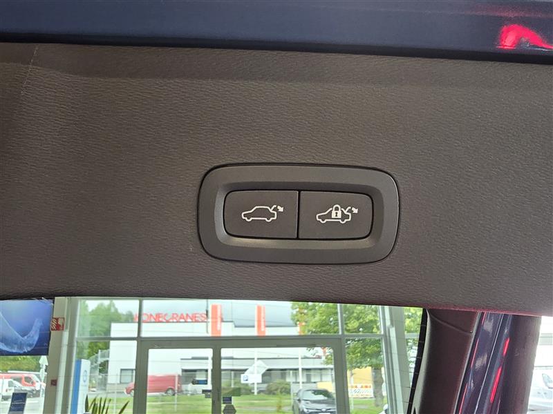 VOLVO C40 2023