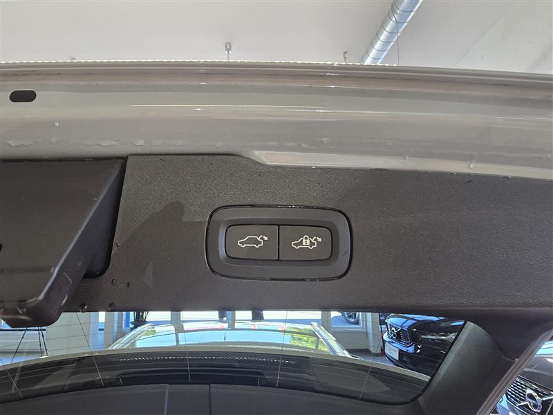 VOLVO V60 2025