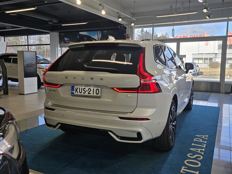 VOLVO XC60 2023