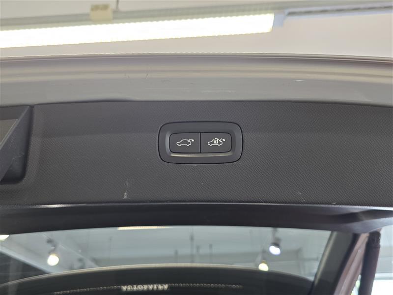 VOLVO XC90 2023