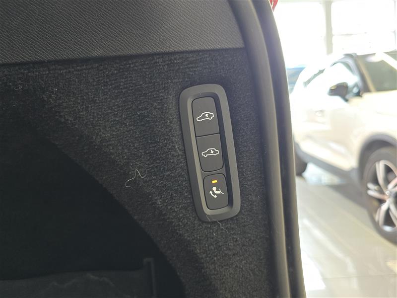 VOLVO XC90 2023